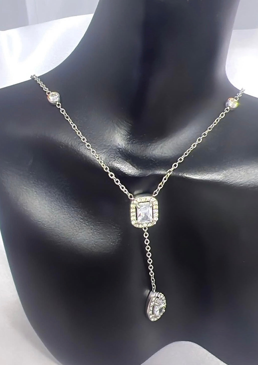 Versilberte Damenkette